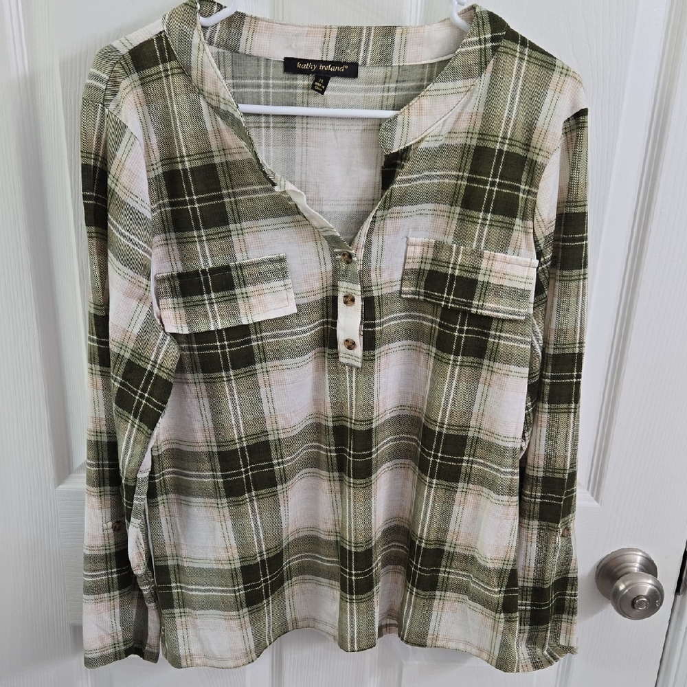 Kathy Ireland Green Plaid Button Down Shirt